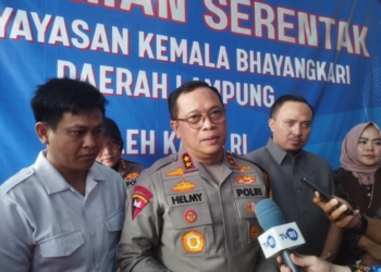 Kapolda Lampung, Irjen Pol. Helmy Santika memberikan keterangan saat meresmikan Satuan Pelayanan Pemenuhan Gizi (SPPG) Bhayangkari Bandar Lampung, Kamis, 17 Juli 2025.