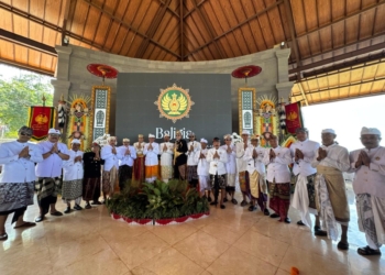 SPDB Pangeran Edward Syah Pernong Hadiri Karya Baligia di Puri Agung Karangasem.