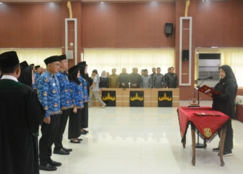 Walikota Bandar Lampung, Eva Dwiana melantik 266 Pegawai Pemerintah dengan Perjanjian Kerja (PPPK), Senin, 28 Juli 2025. (Foto: Lampost.co / Andi Apriadi)