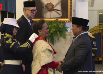 Aktris Christine Hakim dan Presiden Prabowo Subianto