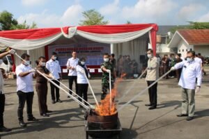 Kejari Bandar Lampung Musnahkan Barang Bukti Perkara Inkracht