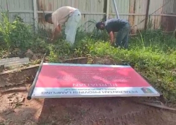 DLH Provinsi Lampung Cabut Plang Sanksi di UD Sumatra Baja