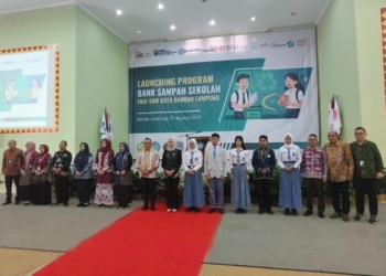 peluncuran Bank Sampah Sekolah di Aula SMAN 2 Bandar Lampung, Kamis, 21 Agustus 2025.