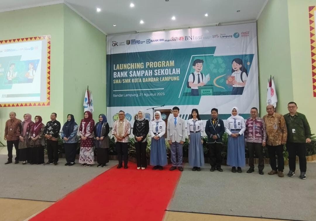 peluncuran Bank Sampah Sekolah di Aula SMAN 2 Bandar Lampung, Kamis, 21 Agustus 2025.