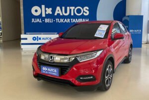Mobil Pertama: Pilih Mobil Listrik atau Mobil Bensin? Ini Tipsnya