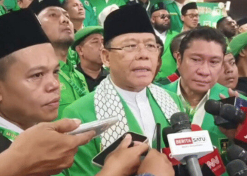 BERIKAN KETERANGAN PERS: Ketua Umum Partai Persatuan Pembangunan (PPP) Muhammad Mardiono memberikan keterangan pers di Ancol, Jakarta, Sabtu (27/9/2025).(ANTARA/Aria Ananda)