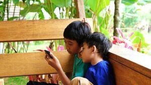 Ini Tanda-tanda FOMO pada Anak, Orang Tua Harus Tahu