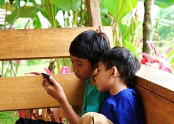 Ini Tanda-tanda FOMO pada Anak, Orang Tua Harus Tahu