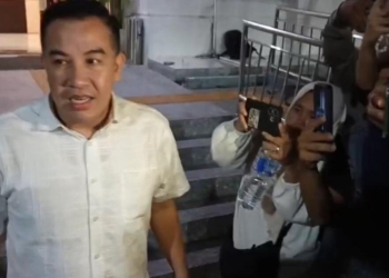 Kejaksaan Tinggi (Kejati) Provinsi Lampung melakukan pemeriksaan kepada Mantan Bupati Pesawaran Dendi Ramadhona. Dendi diperiksa Kejati Lampung, Kamis, 4 September 2025 malam. (Foto: Lampost.co/Asrul Septian Malik)