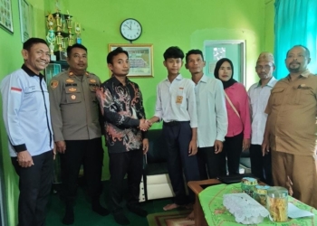 Senin, 29 September 2025, telah dilakukan mediasi dan perdamaian tertulis antara keluarga korban dan guru GR, disaksikan Kapolsek Talang Padang serta pihak sekolah. (Dok MTs Landbaw)