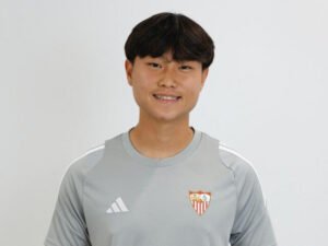 Sevilla Rekrut Kiper Muda Asal Indonesia, Aaron Ang