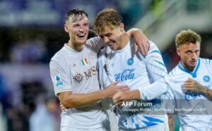 Menang atas Fiorentina, Napoli Rebut Puncak Klasemen dari Juventus