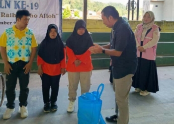 YBM PLN dan APIK Lampung Salurkan Zakat untuk Warga dan Anak Berkebutuhan Khusus