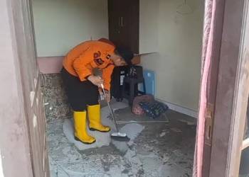 Rumah disambar petir