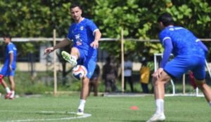 Dua Pemain Timnas Indonesia Thom Haye dan Eliano Reijnders Latihan Perdana di Persib