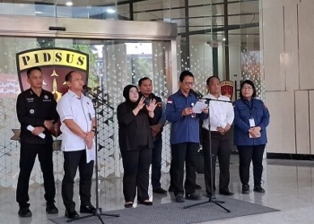 Konferensi pers Kejagung soal penetapan tersangka Nadiem Makarim. MTVN