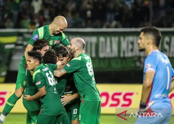 persebaya vs semen padang