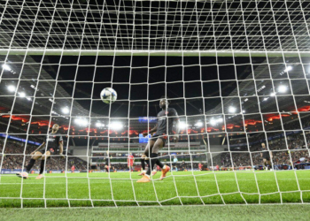 Drama Sembilan Gol Warnai Kemenangan 7-2 PSG atas Leverkusen