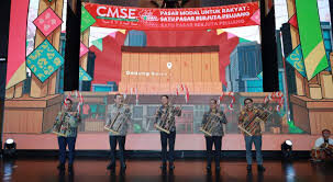 T Bursa Efek Indonesia (BEI) bersama Self-Regulatory Organization (SRO) lainnya, yaitu PT Kliring Penjaminan Efek Indonesia (KPEI) dan PT Kustodian Sentral Efek Indonesia (KSEI) dan dengan dukungan Otoritas Jasa Keuangan (OJK) kembali menyelenggarakan Capital Market Summit & Expo (CMSE) 2025 pada 17–18 Oktober 2025 di Main Hall BEI, Jakarta. DOK