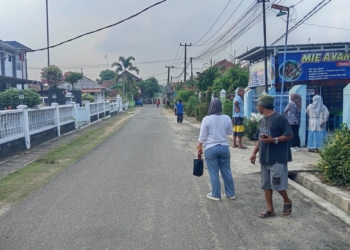 Suasana di depan rutan kelas IIB Kotabumi saat kejadian napi sempat kabur, Jumat, 10 Oktober 2025. (Foto: Lampost.co/Fajar Nofitra)