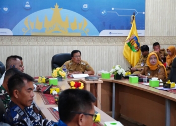 Rapat Koordinasi Pengendalian Inflasi Daerah Tahun 2025 bersama Pemerintah Provinsi Lampung secara virtual melalui Staf Ahli Gubernur Bidang Ekonomi, Keuangan, dan Pembangunan (Ekubang), Bani Ispriyanto, Senin, 13 Oktober 2025.