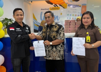 Kejaksaan Negeri (Kejari) Bandar Lampung menyetorkan pembayaran uang pengganti kerugian negara dalam perkara Tindak Pidana Korupsi Jl. Ir Sutami tahun anggaran 2018-2019, Selasa, 14 Oktober 2025 sebanyak Rp.1.500.000.000 dari terpidana Hengki Widodo alias Engsit. Dok Kejari Bandar Lampung