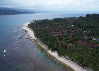 Foto Pulau Pisang, Pesisir Barat, Lampung dari ketinggian. (Foto: Salda Andala / Lampost.co)