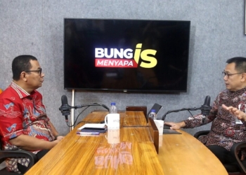 Direktur Utama Bank Lampung, Mahdi Yusuf, saat Podcast Bung Is Menyapa di Studio Lampung Post, Kamis, 23 Oktober 2025. Lampost.co/Arumsyah