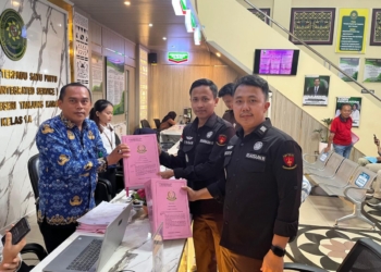 Kejari Bandar Lampung melimpahkan berkas dakwaan kepada Pengadilan Tindak Pidana Korupsi (Tipikor) Tanjung Karang terkait korupsi retribusi Pasar Gudang Lelang, tahun 2011 - 2021, Selasa, 28 Oktober 2025. Dok Kejari