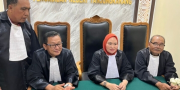 Kuasa Hukum Terdakwa Lixin, warga negara China usai menjalani sidang perkara asusila anak dibawah umur di PN Kelas IA Tanjung Karang, Rabu, 29 Oktober 2025. (FOTO: Lampost.co / Asrul Septian Malik)