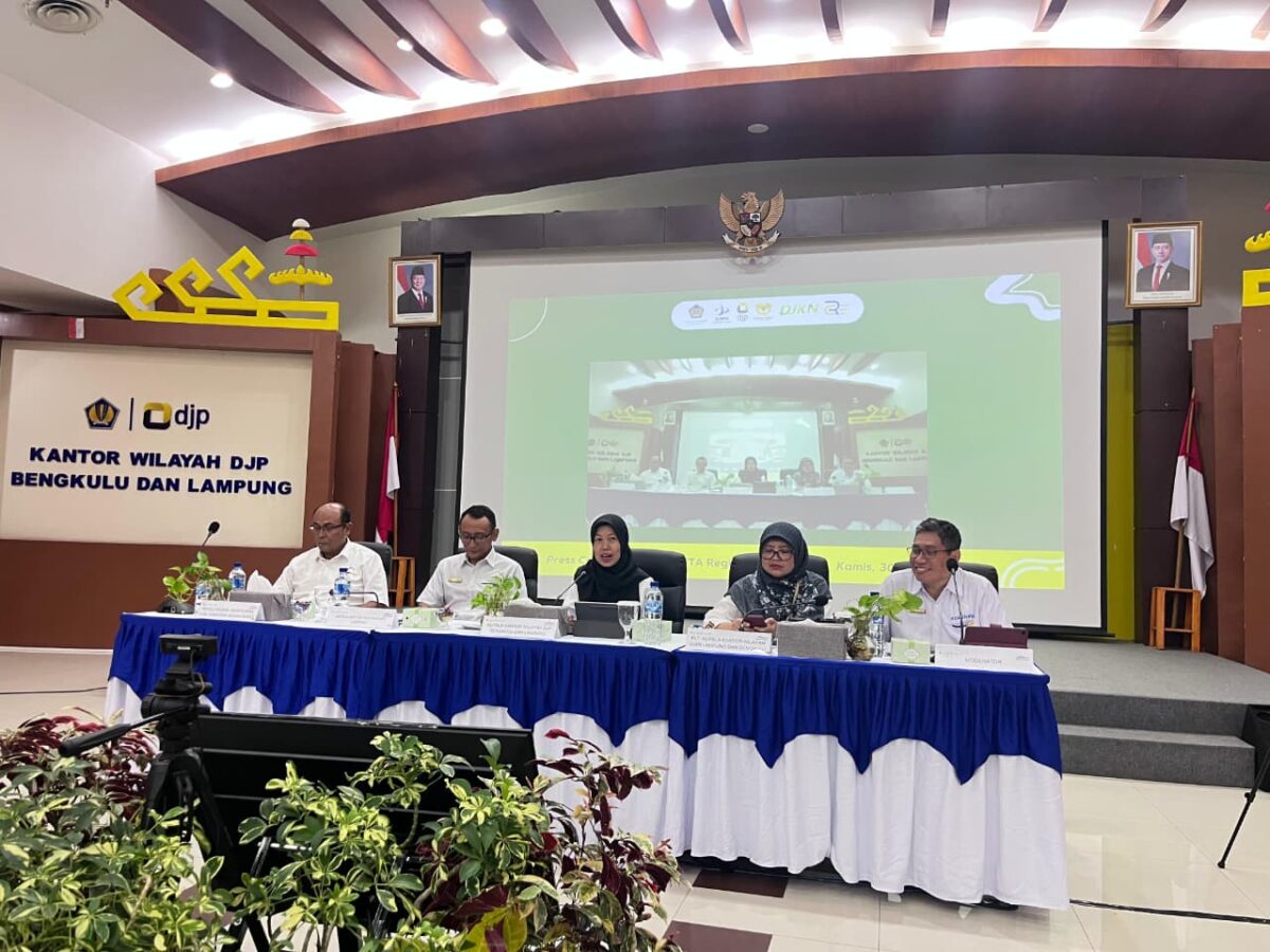 Press Conference APBN KiTA, di Kantor DJP Bengkulu-Lampung, Kamis, 30 Oktober 2025. Lampost.co/Silvia
