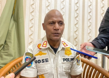 Kepala Satpol PP Kota Metro, Jose Sarmento saat di temui di ruang kerjanya. Lampost.co/Bambang Pamungkas