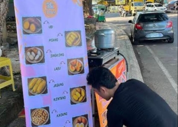penjual makanan kukus