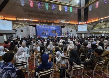 seminar nasional bertema “Optimizing the Role of Geoscience in Achieving Sustainable and Independent Energy in Indonesia.”