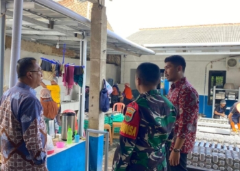 Dinas Lingkungan Hidup Kota Bandar Lampung menurunkan tim untuk mengecek Satuan Pelayanan Pemenuhan Gizi (SPPG) Kopri Raya, Sukarame, yang diduga mencemari lingkungan.