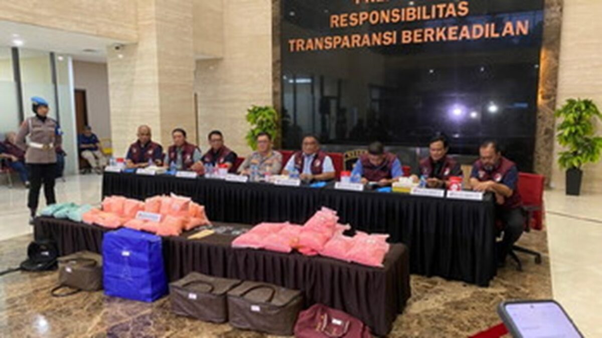 kecelakaan X-Trail ekstasi