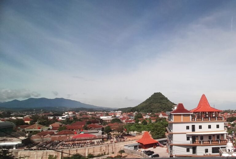 Kamis, 14 Mei 2026 Lampung Cerah Berawan Waspada Hujan