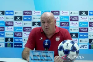 Bojan Hodak Kecewa Persib Takluk dari Lion City Sailors
