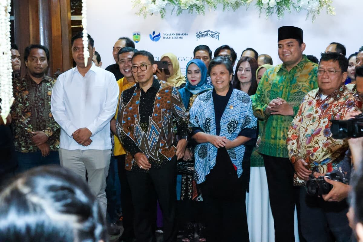 Wakil Ketua MPR RI Lestari Moerdijat, Menteri Kebudayaan RI Fadli Zon, Wakil Ketua Komisi VIII DPR RI Abdul Wachid, Bupati Jepara Witiarso Utomo dan jajarannya, serta para pemerhati budaya menghadiri peresmian rumah dinas Bupati Jepara menjadi bagian dari Museum Kartini, Jepara, Jawa Tengah, Sabtu, 15 November 2025 malam. Dok MPR RI