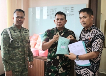 Kodim 0411/KM menyerahkan barang bukti narkotika jenis pil ekstasi kepada Direktorat Reserse Narkoba Polda Lampung. Ekstasi itu tertemukan pada kecelakaan Tol Trans Sumatera KM 136, Kamis, 20 November 2025 lalu. Dok Kodim