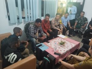 Mahasiswa Papua Rusak Mobil di Kampus Berujung Perdamaian