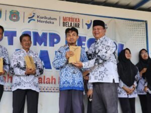 Guru Menginspirasi Wujudkan Bangsa Berprestasi