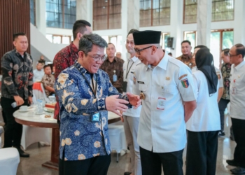 Gubernur Lampung, Rahmat Mirzani Djausal, disela-sela Ngopi Pagi Pelaku Usaha dan Pemprov Lampung di Mahan Agung, Rabu, 26 November 2025. Dok Diskominfo