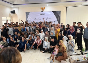 Prabowo Pamungkas resmi menjabat Direktur Lembaga Bantuan Hukum (LBH) Bandar Lampung untuk periode 2025–2029. Pelantikan itu terhadiri jajaran Yayasan Lembaga Bantuan Hukum Indonesia (YLBHI), para advokat, serta jaringan masyarakat sipil. Dok LBH