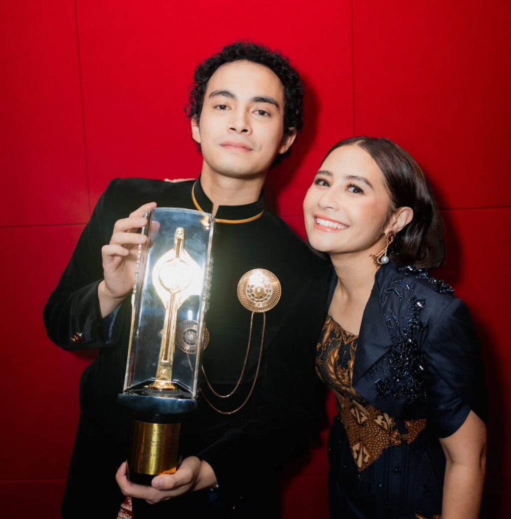 Prilly Latuconsina dan Omara