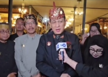 Raja Keraton Solo PB XIII Wafat, Pangeran Edward Syah Pernong Melayat dan Sampaikan Harapan Persatuan