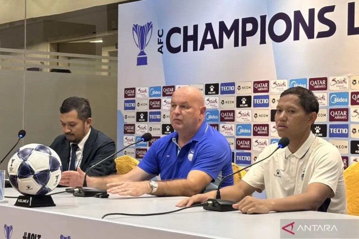 bojan hodak (tengah)