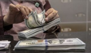 Prabowo: Warga Desa Tak Pakai Dolar, Ekonom Bongkar Dampak Rupiah Rp17.600 bagi Rakyat
