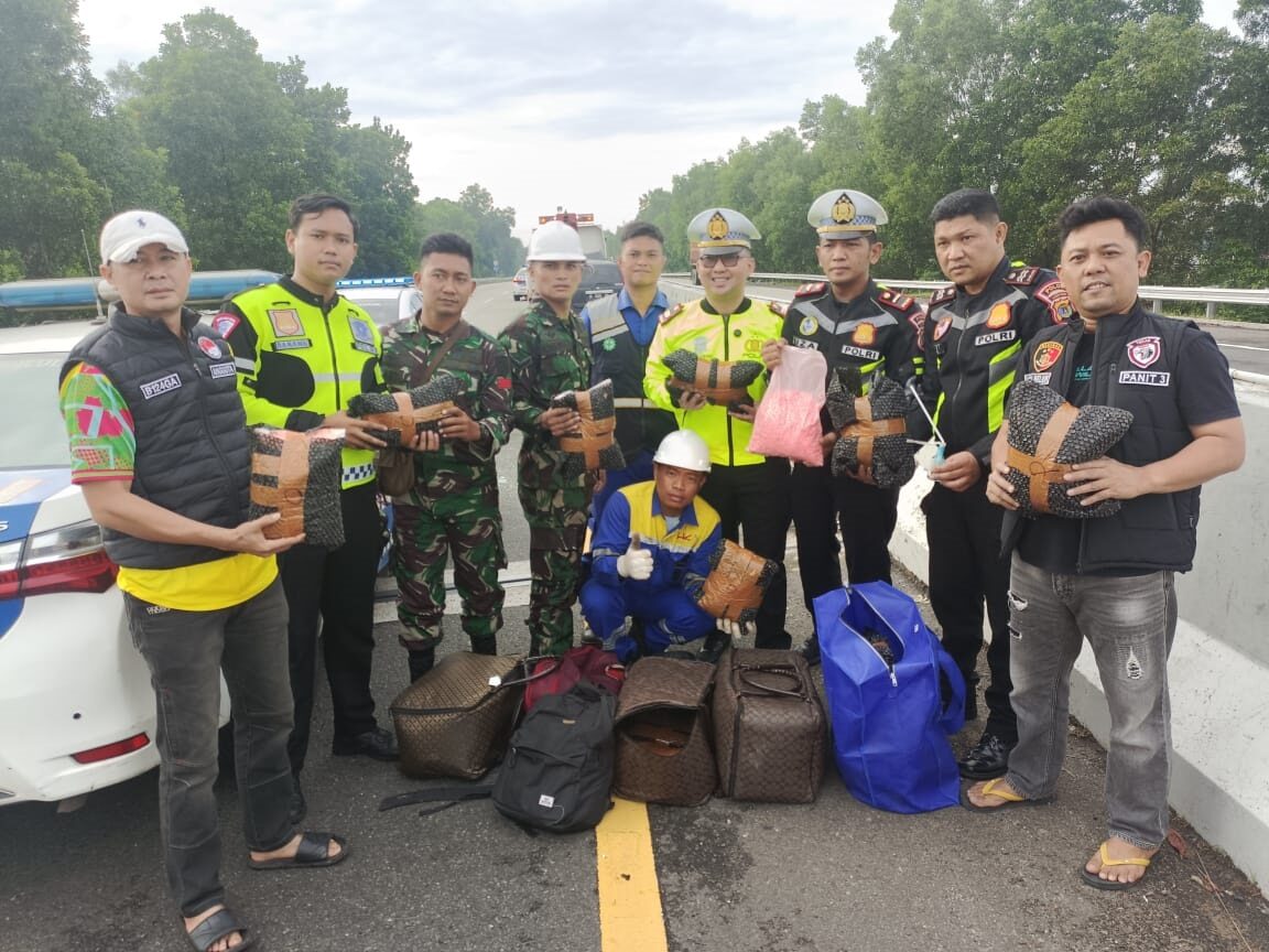 Ungkap Peredaran Narkotika Lewat Kecelakaan Kendaraan di Ruas Tol Bakter