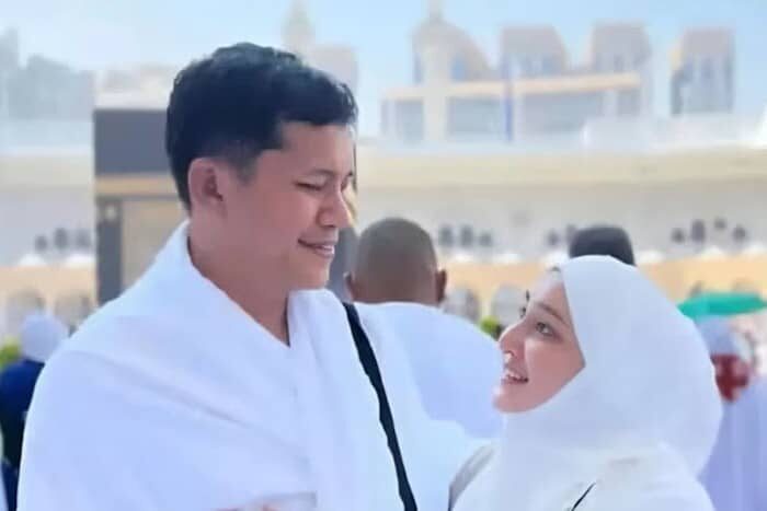 Bupati Aceh Selatan Mirwan MS bersama istrinya berangkat menunaikan ibadah umrah. Dok Instagram